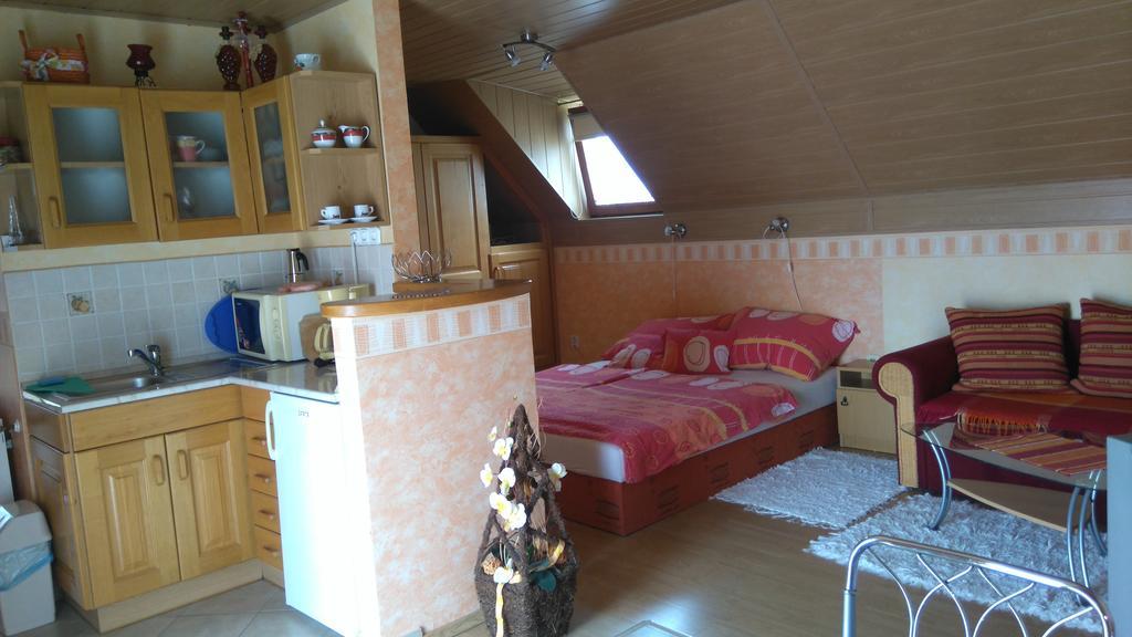 Bertalan Apartman Vonyarcvashegy Exterior foto